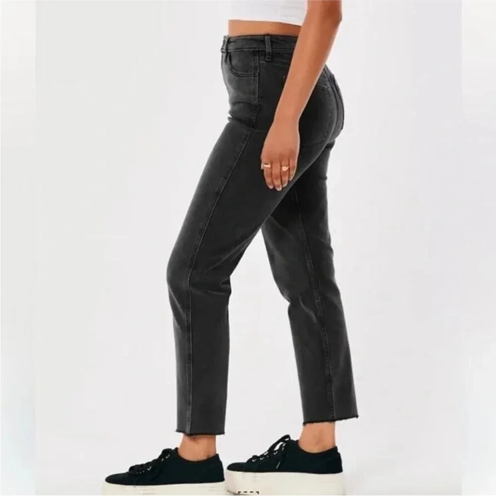 Hollister Curvy High Rise Mom Jeans Black / Gray Vintage Stretch Size 25